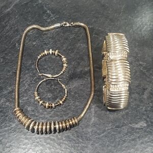 Avon Gold Tone 3-Piece Jewelry Set